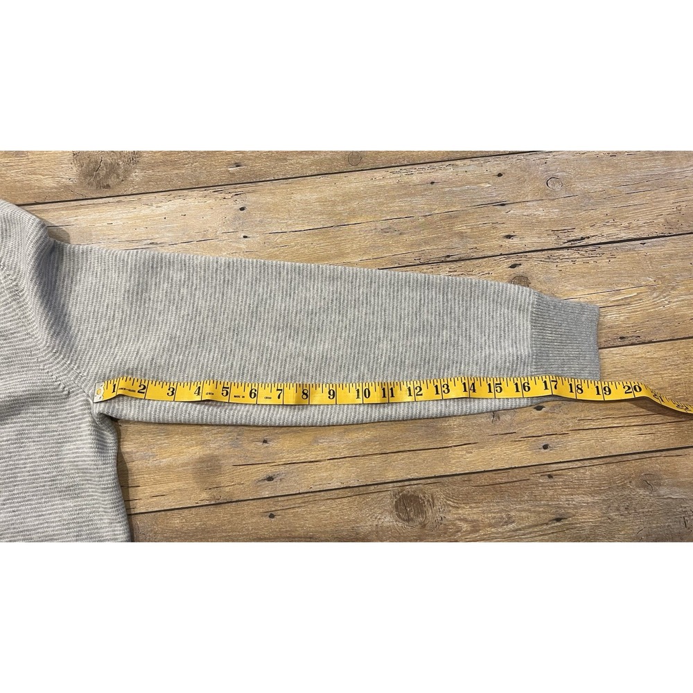 Vineyard Vines Men's Light Gray/White Striped 1/4 Zip sz Med NWOT Condition - Picture 12 of 12